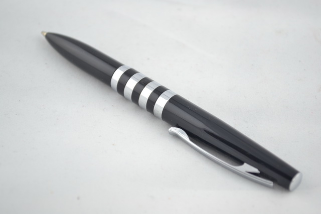 Ball pen